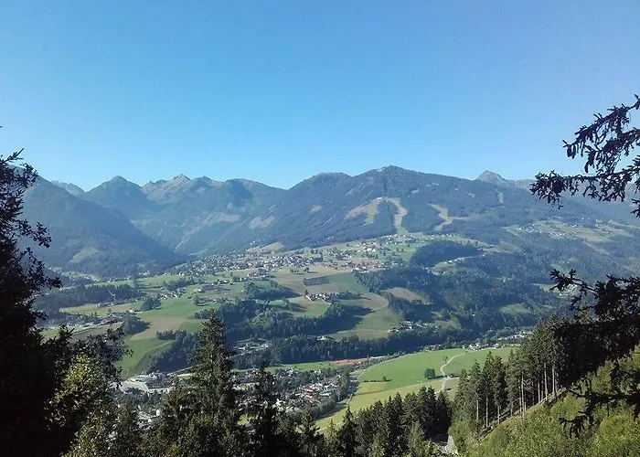 Adlerhorst رامساو أم داتشستين